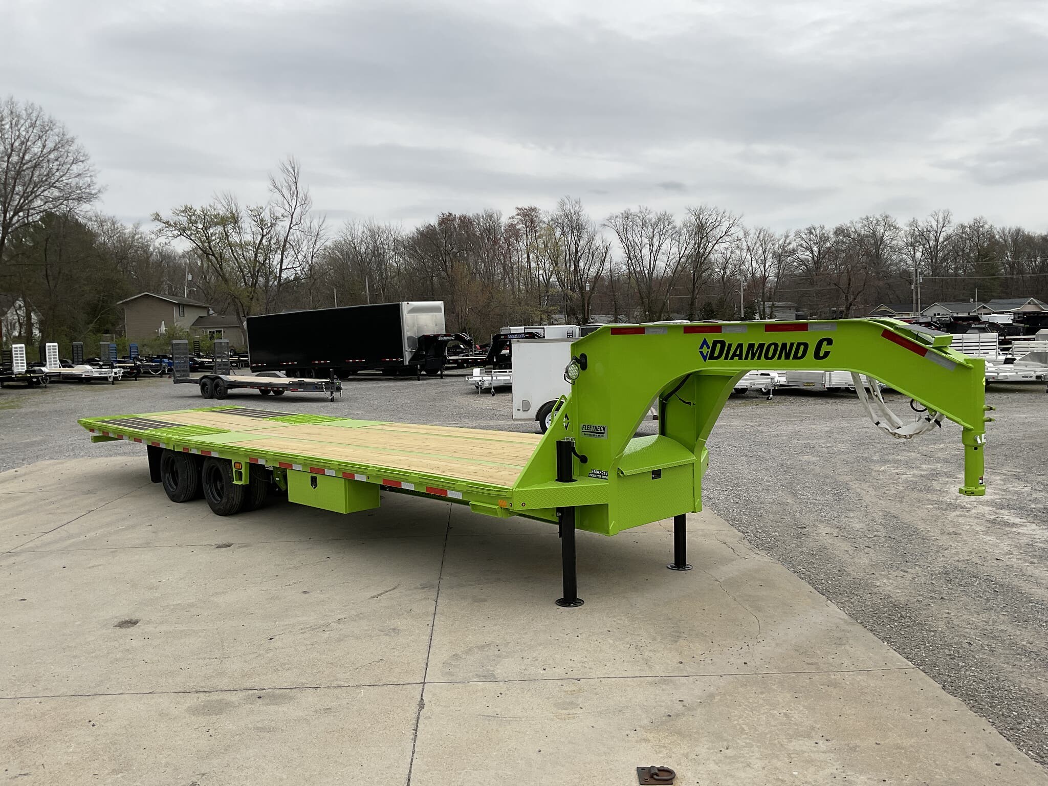 2024 Diamond C FMAX212-32X102HDT-PACE - Image 2