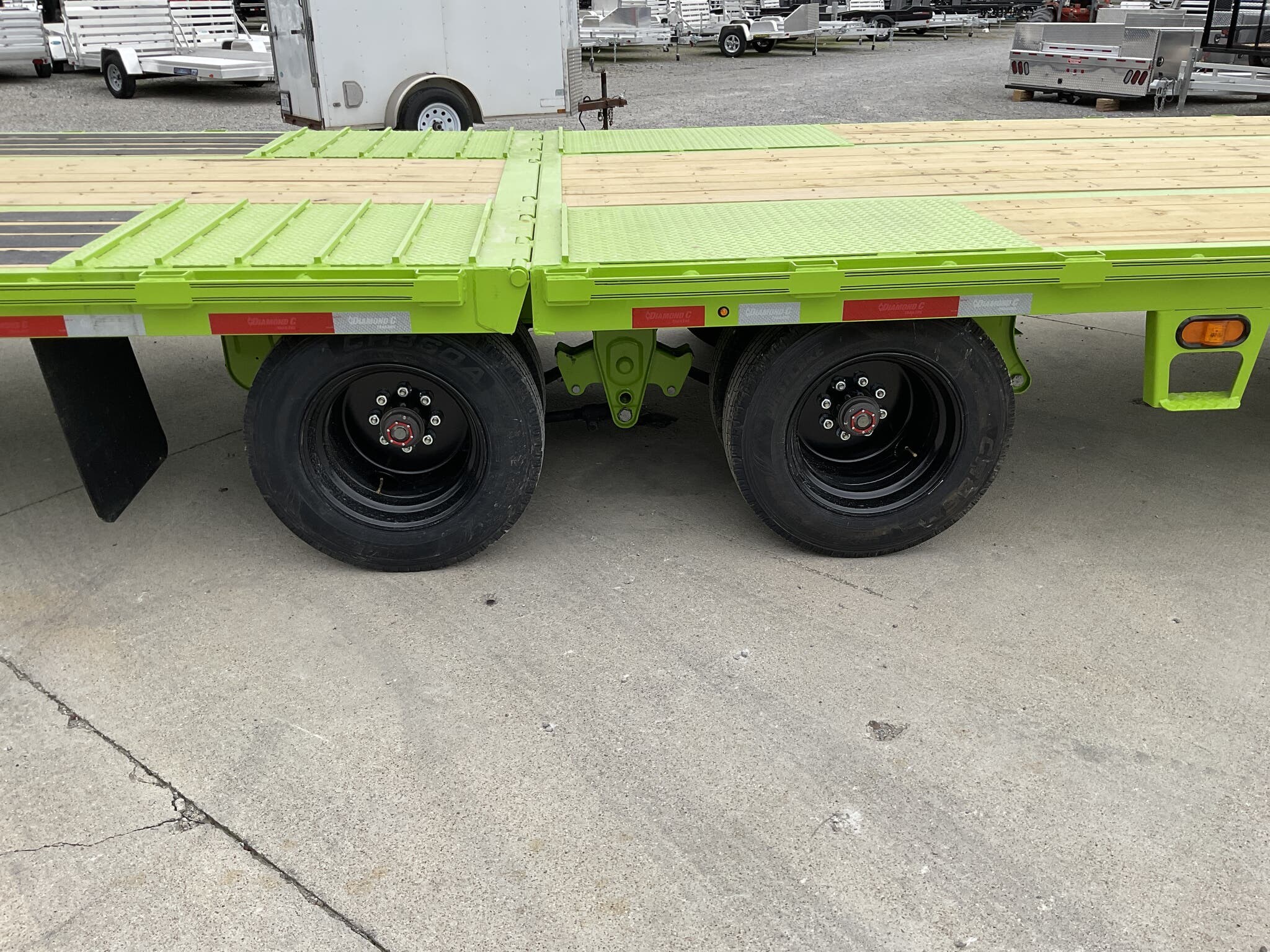 2024 Diamond C FMAX212-32X102HDT-PACE - Image 3