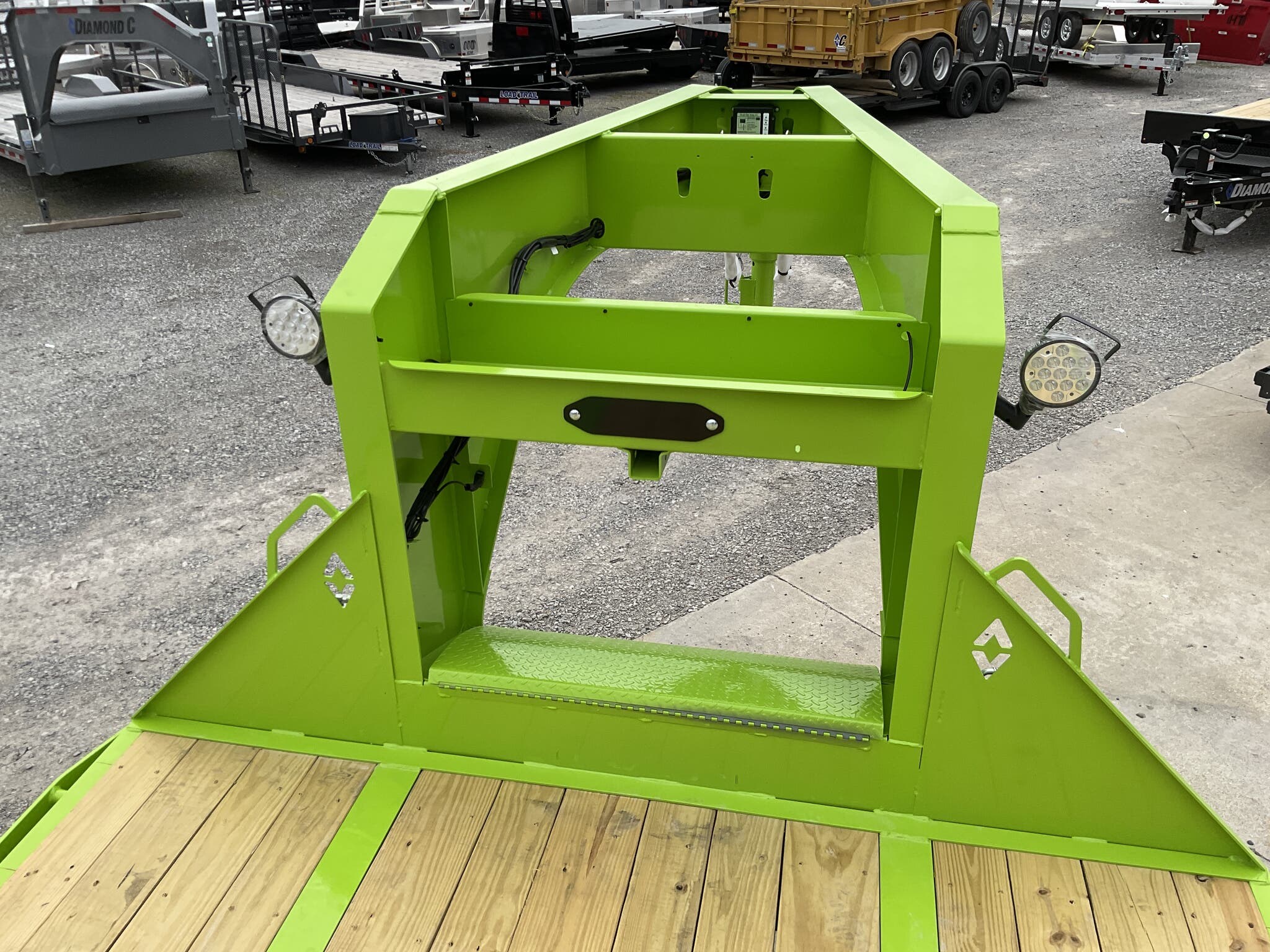 2024 Diamond C FMAX212-32X102HDT-PACE - Image 5