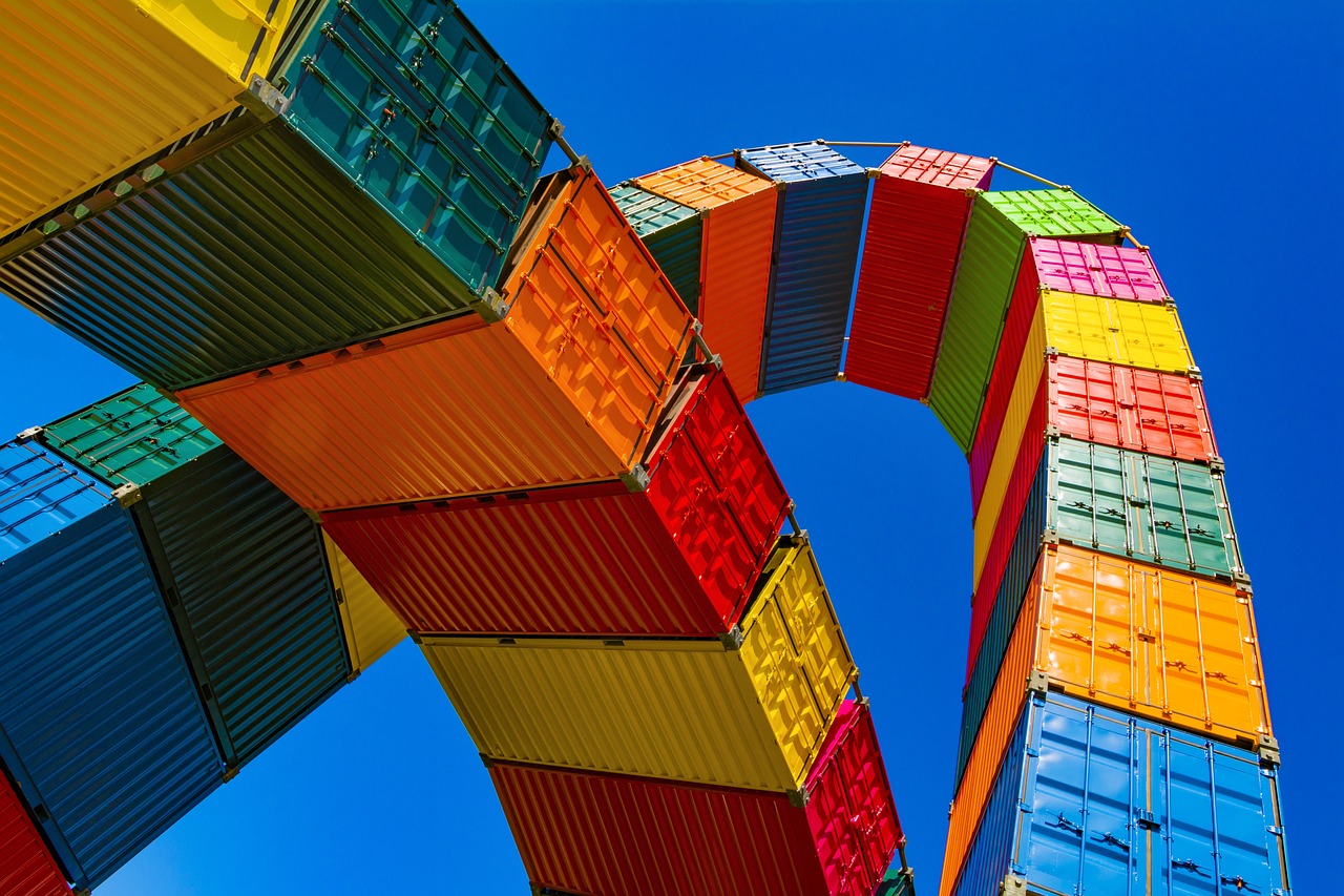 You are currently viewing The Transformational Role of Shipping Containers in Modern Industries and Living Spaces